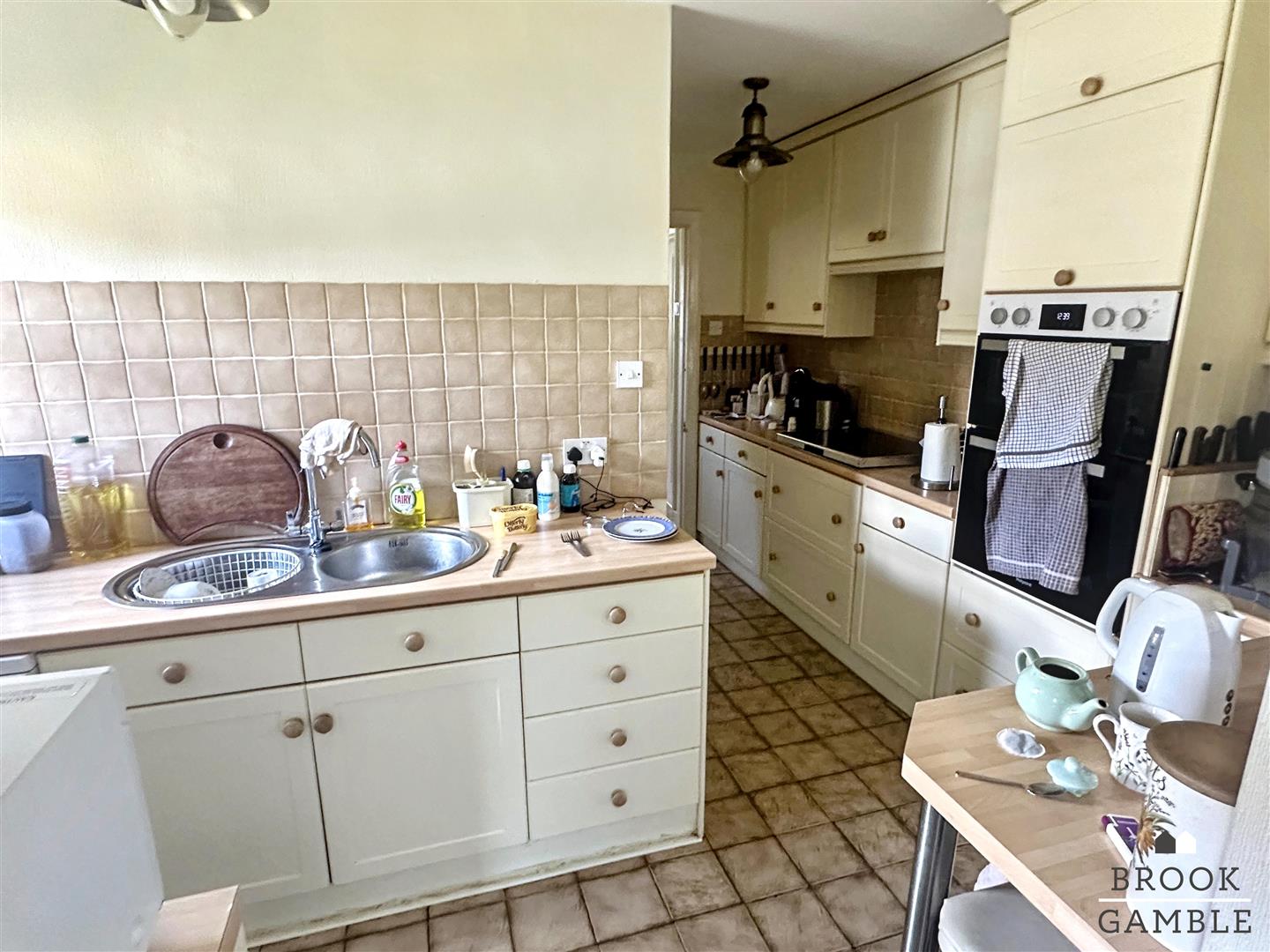 2 Bedroom House. Church Street in Eastbourne,  11